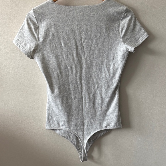 Abercrombie & Fitch Gray Short Sleeve Bodysuit - Picture 4 of 4
